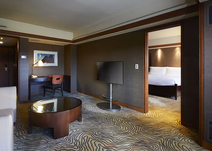 Grand Intercontinental Parnas By Ihg 5*
