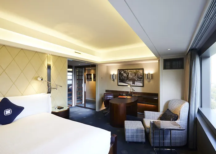 Grand Intercontinental Parnas By Ihg Отель